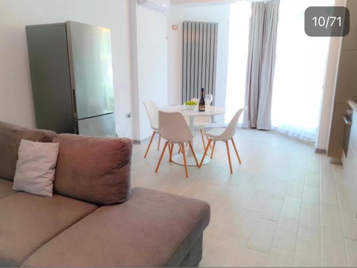 Bea Apartament On The Beach -Mamaia Nord ナボダリ エクステリア 写真